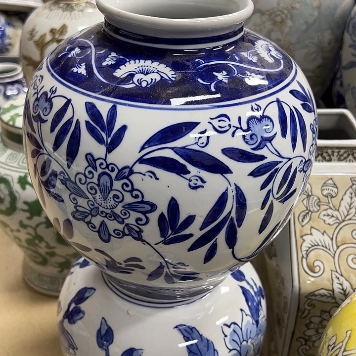 瓷片微瑕陶罐。。。。。。。。。。。。