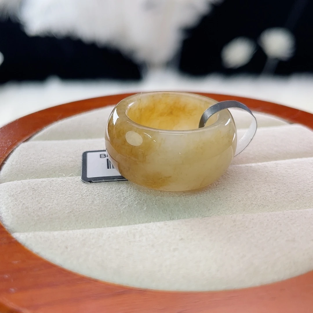 和田玉未镶嵌戒指l1。黄金桂花轮胎。17.2。不退换