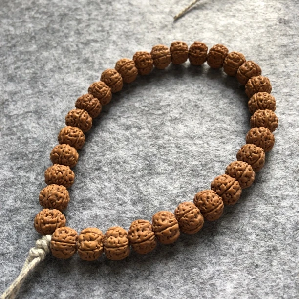 推荐款老树王单圈手串小金刚菩提纯血勿里达！文玩独物出品手持