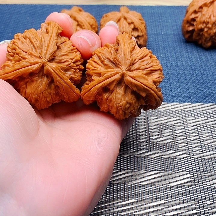 …***.吊坠文玩核桃三棱