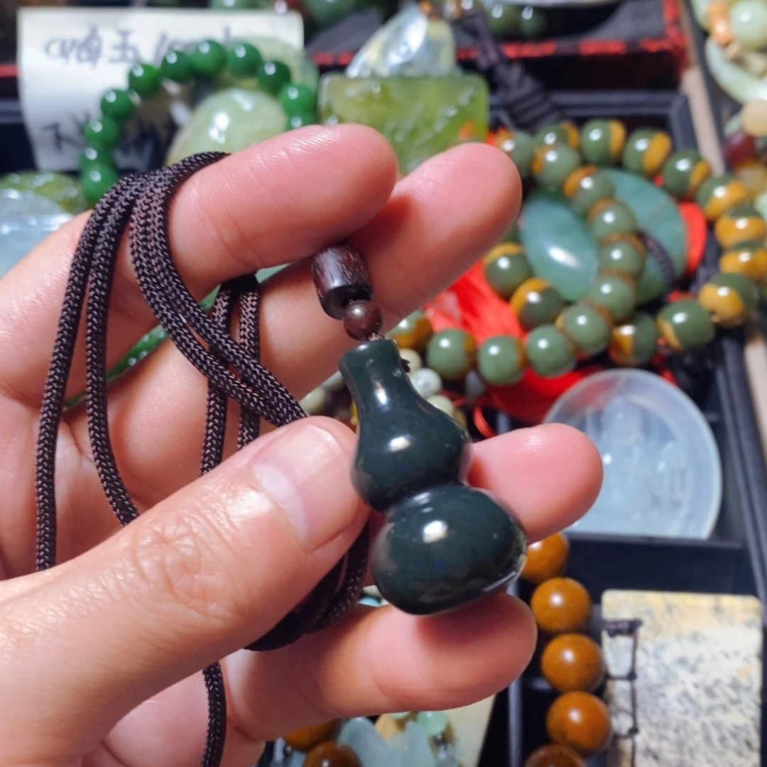 岫岩河磨玉（透闪石质玉）未镶嵌颈饰