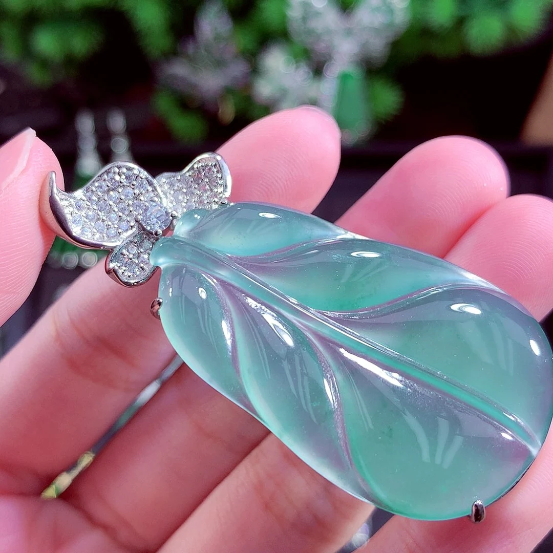 颈饰未镶嵌翡翠天然