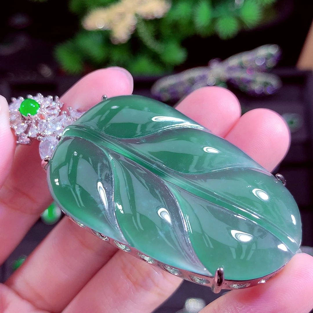 颈饰未镶嵌翡翠天然