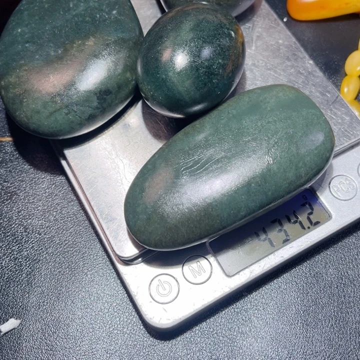 和田玉未镶嵌珠宝奇石