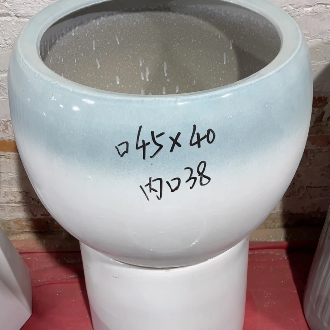 一**白大口径圆球盆特大号花盆