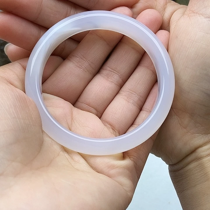 是****大型摆件（非配饰）未镶嵌水晶