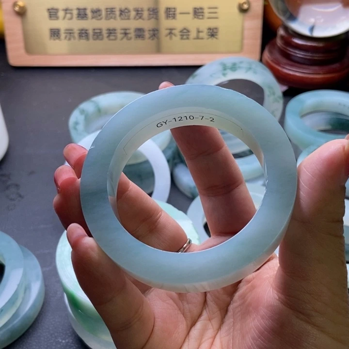 华***源定制翡翠未镶嵌　翡翠手镯定制