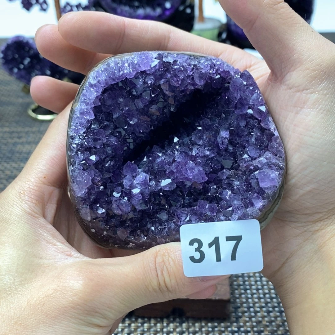 紫晶未镶嵌大型摆件（非配饰）