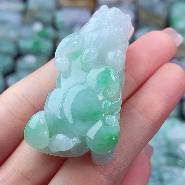 颈饰未镶嵌翡翠天然