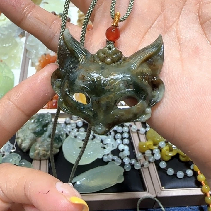 蛇纹石玉未镶嵌吊坠