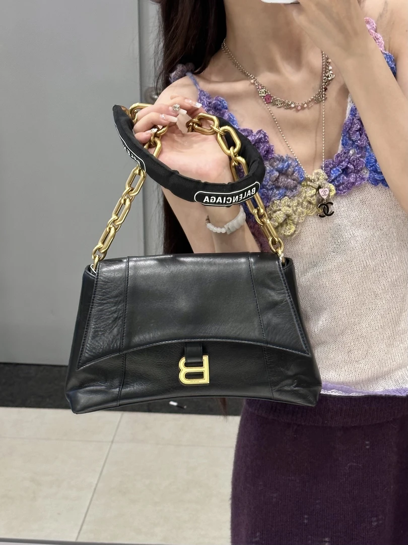 95新 Balenciaga/巴黎世家 巴黎世家 黑金斜挎包(K)