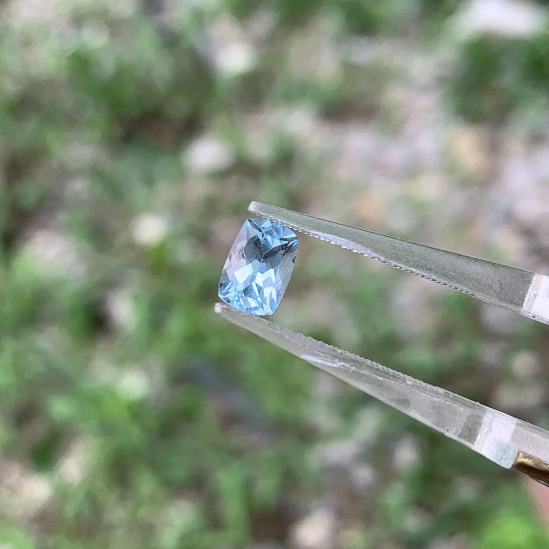 1克拉天然圣玛利亚海蓝宝裸石干净玻璃体爆闪满火彩颜色鲜艳精切