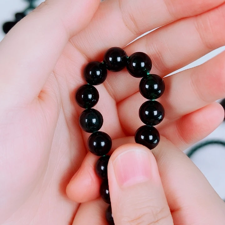 恐***狼蛇纹石玉未镶嵌玉牌