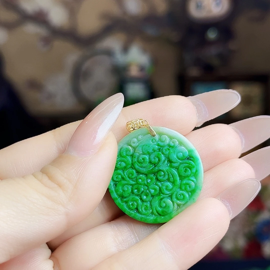 翡翠18K金镶嵌颈饰吊坠