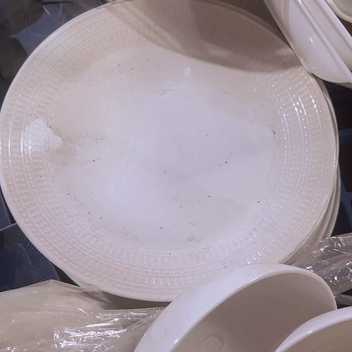 瓷浮雕  2 个 11 英寸 盘子