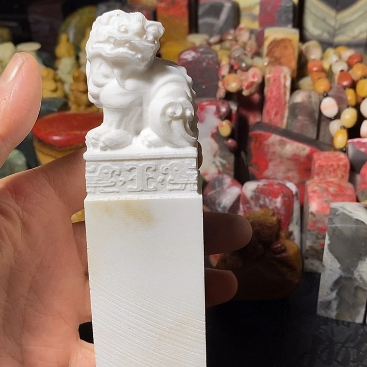 昌化鸡血石牙白章