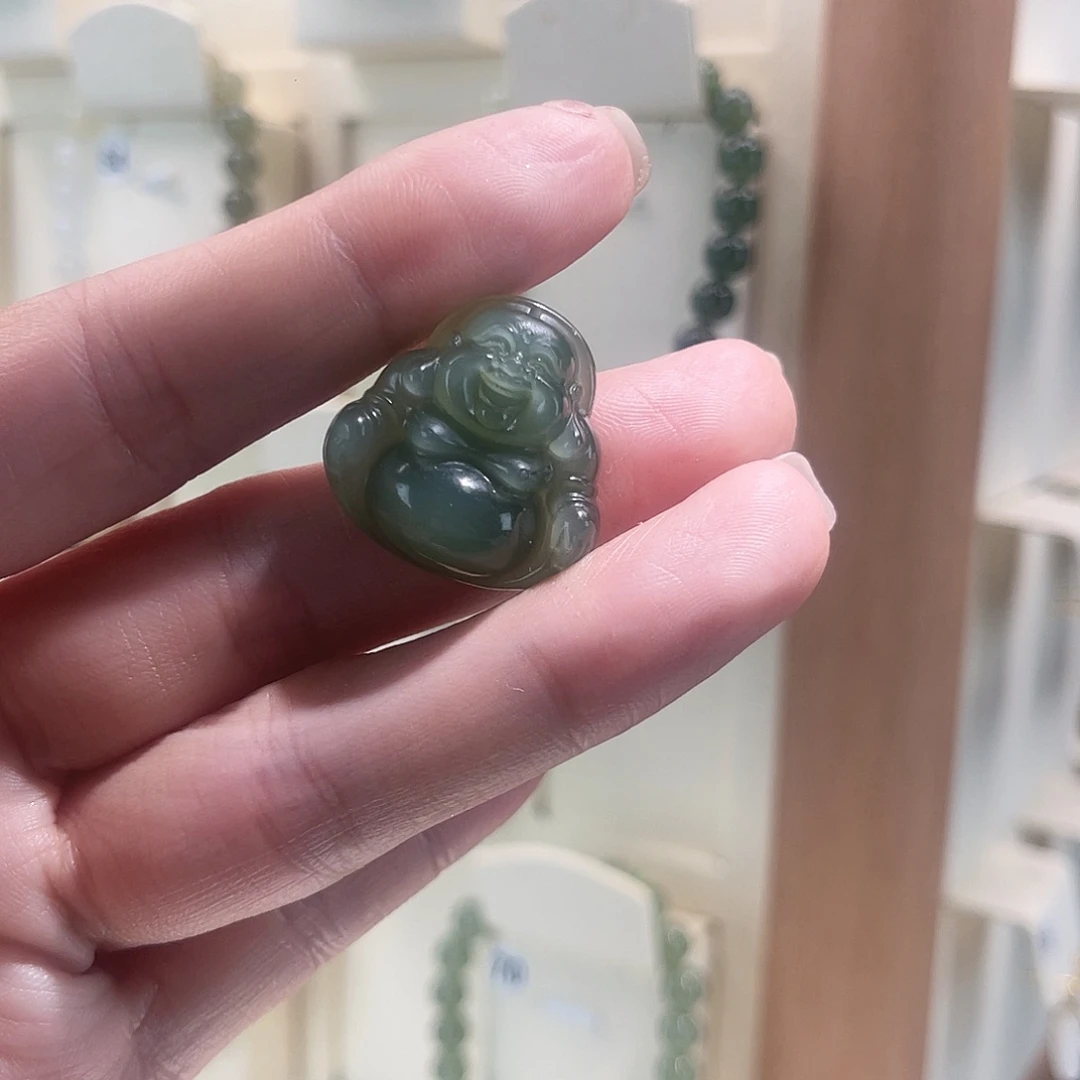 和田玉颈饰未镶嵌佛公