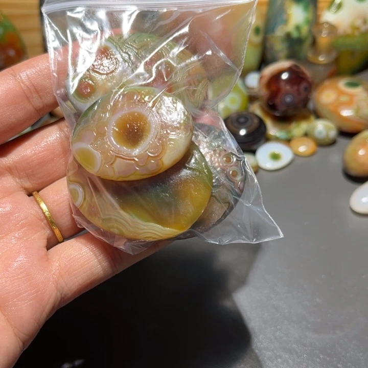华***路未镶嵌颈饰玛瑙/玉髓