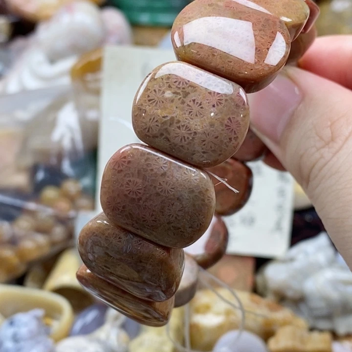石英质玉未镶嵌颈饰