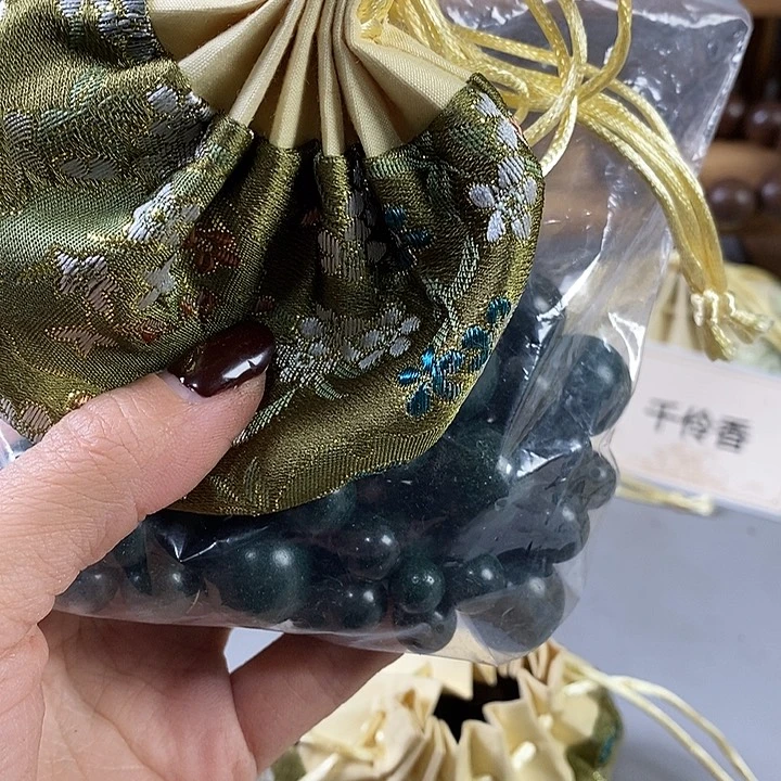 泥塑瑕疵梦灵大小珠香包