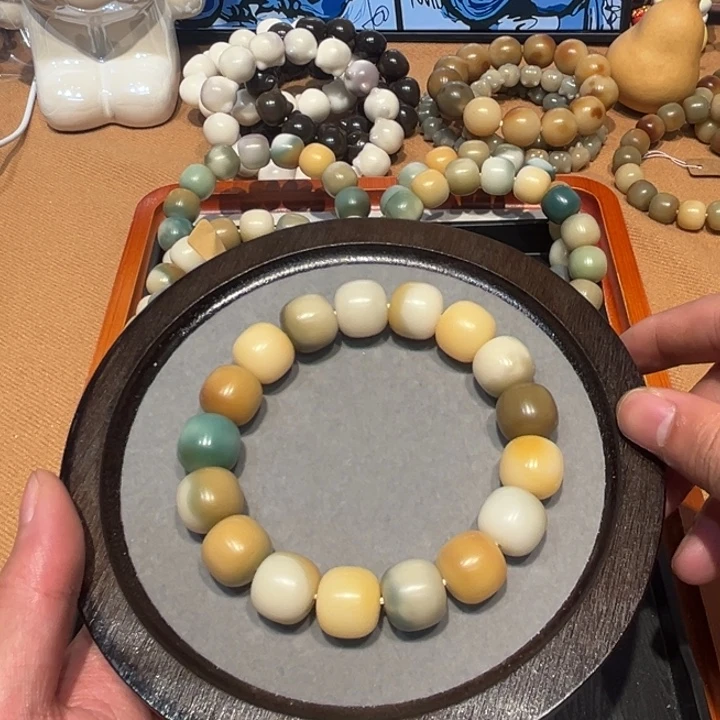 吊坠菩提根/象牙果青松