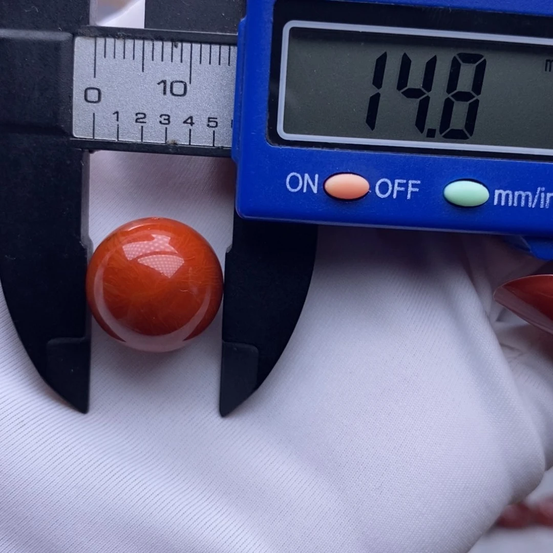 南红玛瑙配饰未镶嵌小矿点