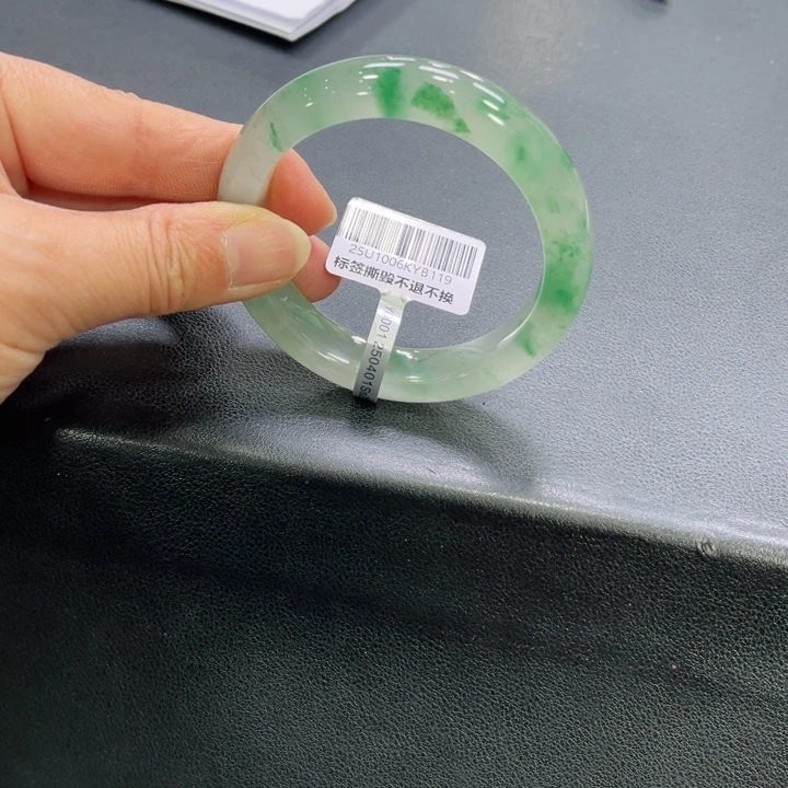 开***好石英质玉（非洲翠）未镶嵌手镯➕小玥54