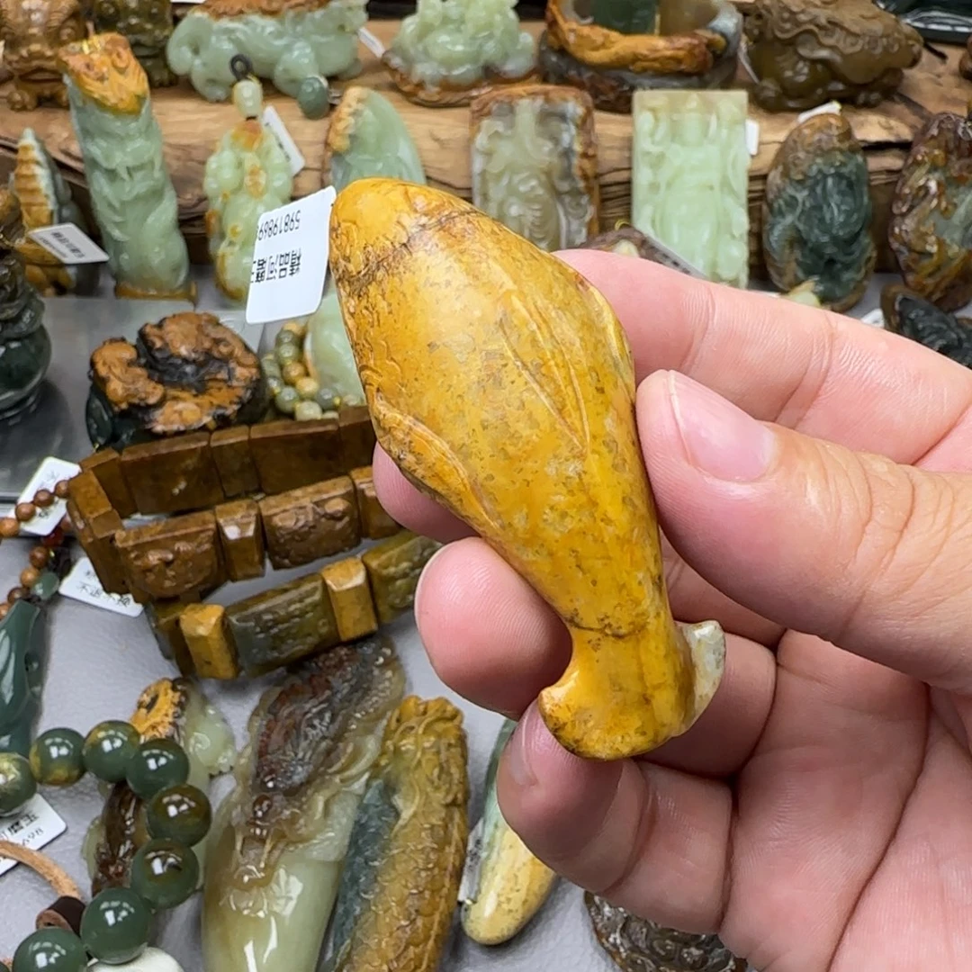 岫岩河磨玉（透闪石质玉）未镶嵌珠宝奇石