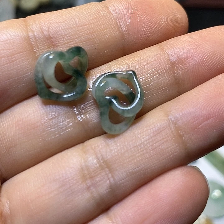 定制翡翠未镶嵌爱心环扣