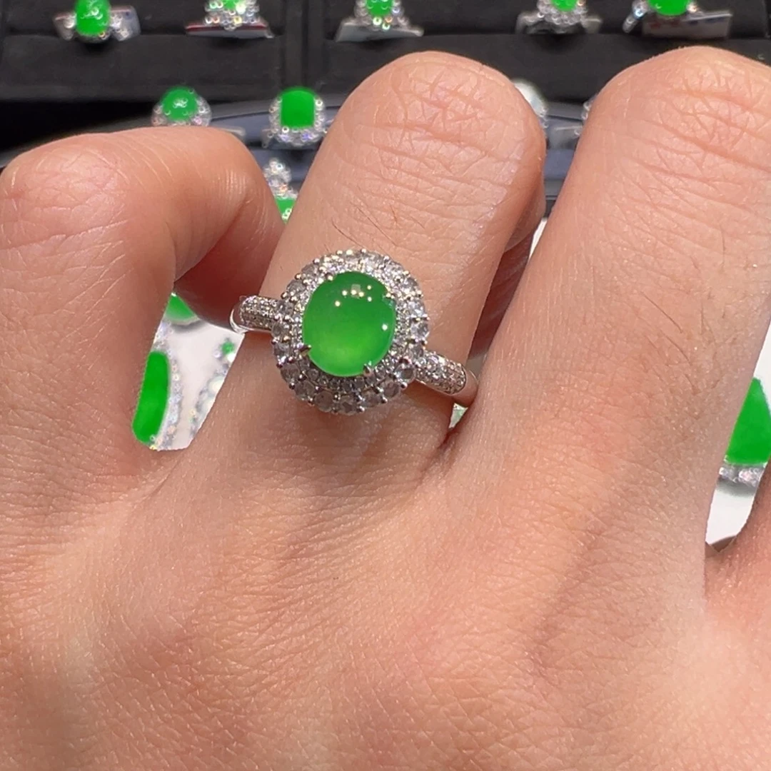 翡翠18K金镶嵌戒指