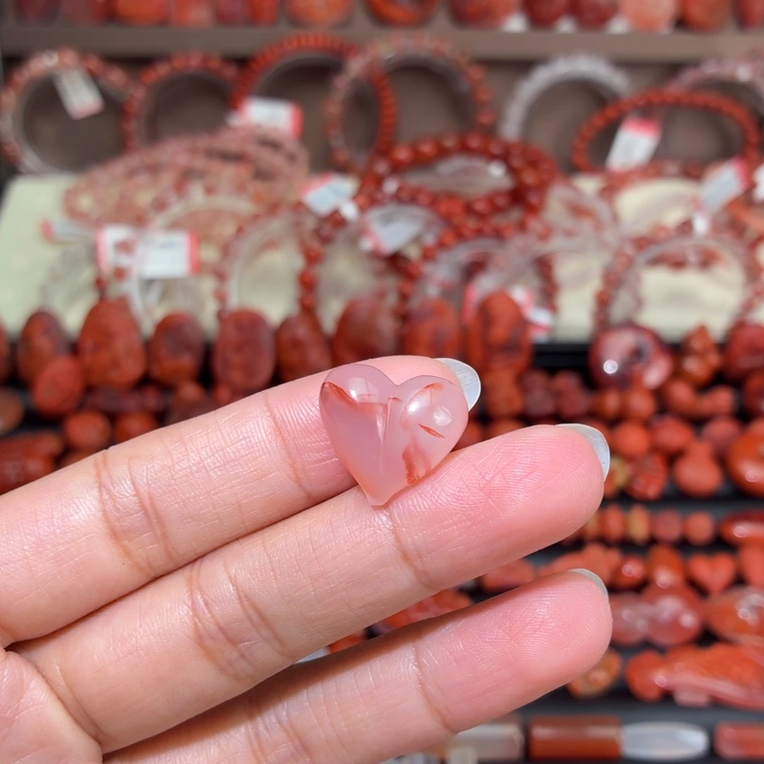 南红玛瑙未镶嵌颈饰屁桃心17+