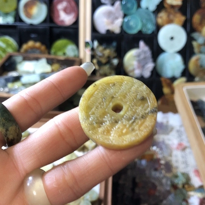 岫玉未镶嵌岫玉挂件