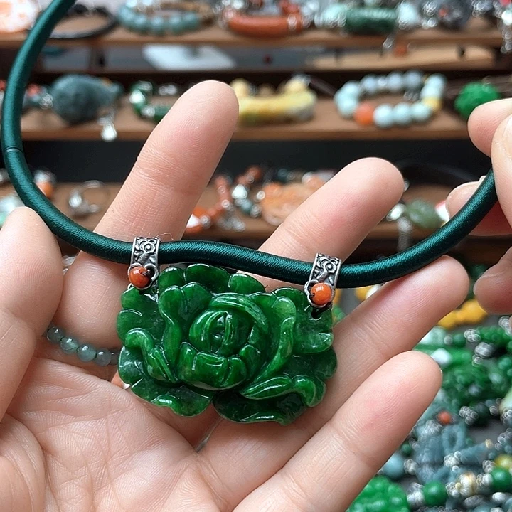 翡翠未镶嵌颈饰88888888