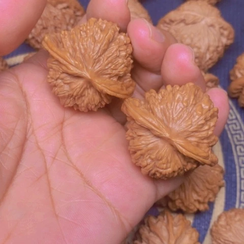 【闪购商品】文玩核桃吊坠寒**影四座楼41