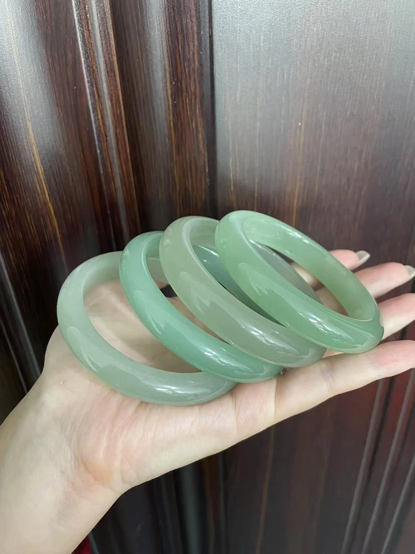 精品头货天然新疆东陵玉正装手镯多样性发货拍一发一