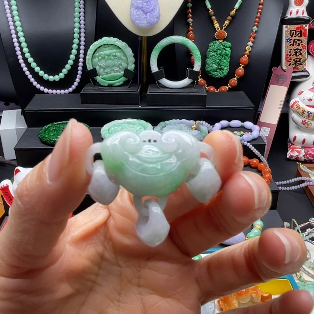 翡翠未镶嵌颈饰翡翠如意锁