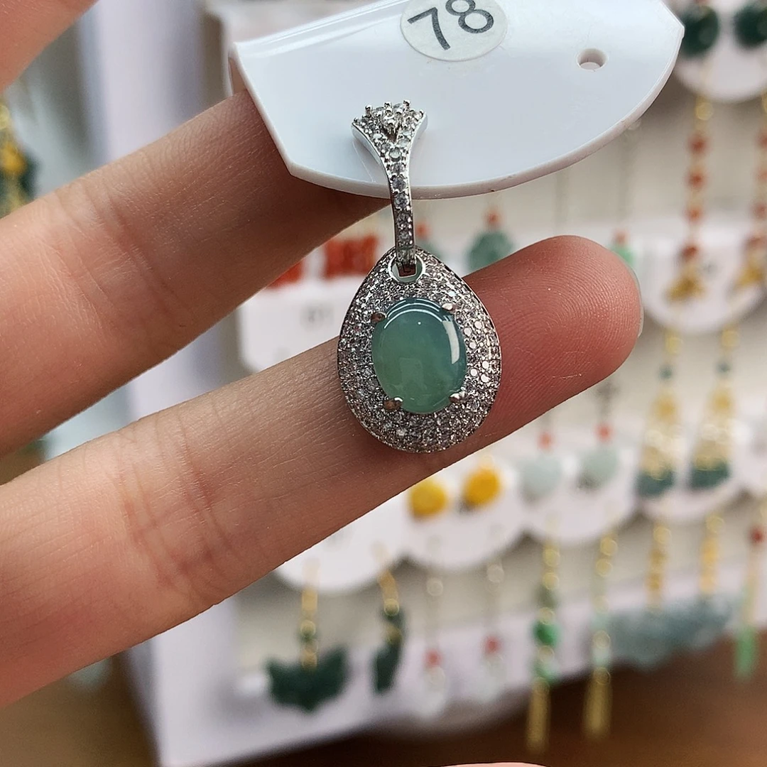 翡翠未镶嵌耳饰78