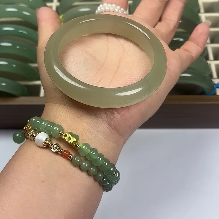 石英质玉未镶嵌手镯