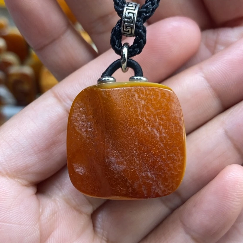 【闪购商品】琥珀颈饰未镶嵌