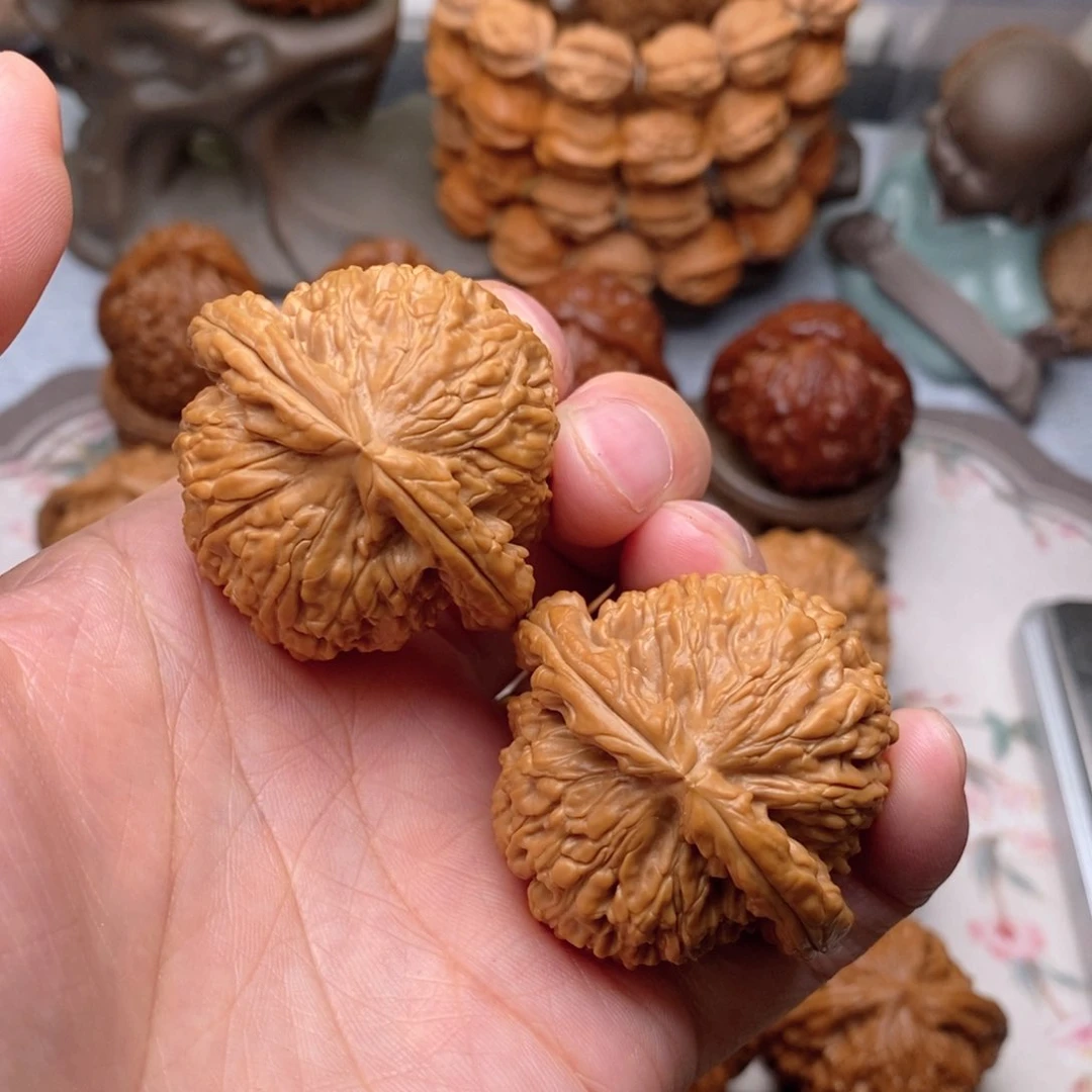 【闪购商品】文玩核桃把件白狮子42