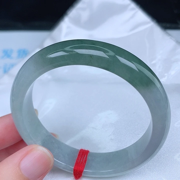 翡翠手镯未镶嵌天然