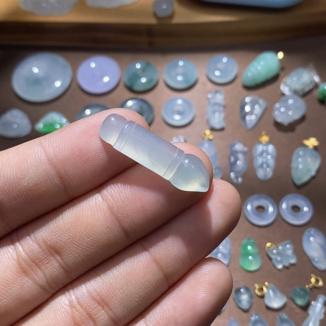 翡翠未镶嵌手链白冰毛笔