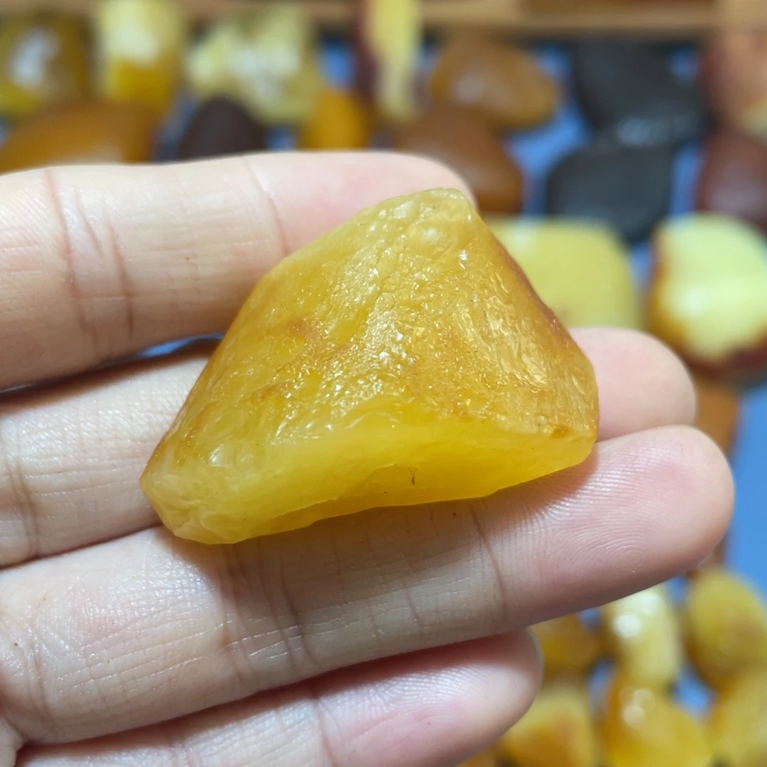 定制蜜蜡未镶嵌鸡油黄随形