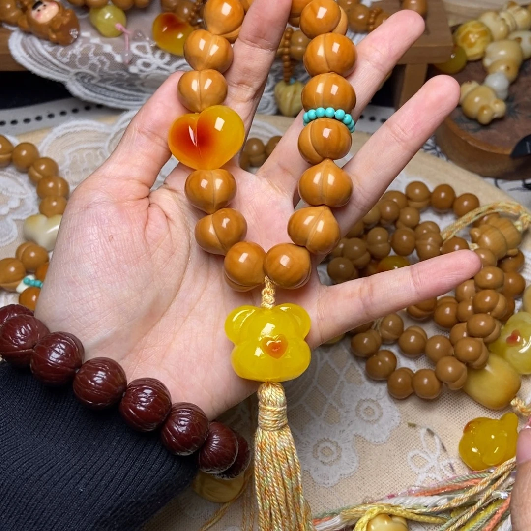 猴头核桃吊坠屁桃玻璃底卡16