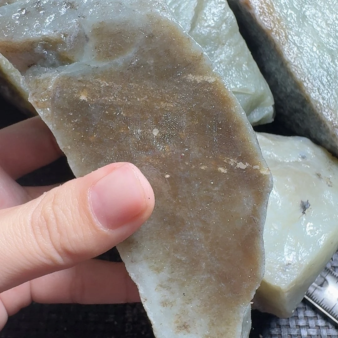 和田玉（糖玉）未镶嵌颈饰