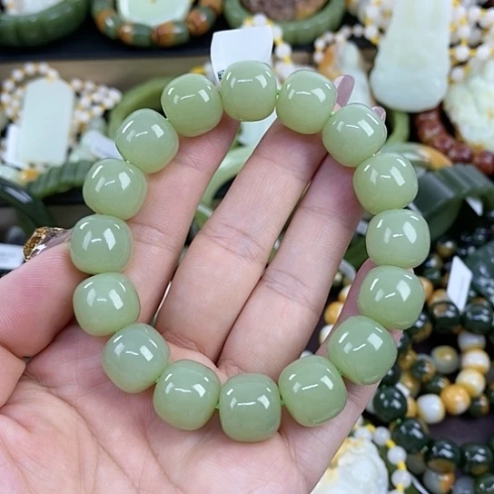 未镶嵌手串透闪石质玉《****