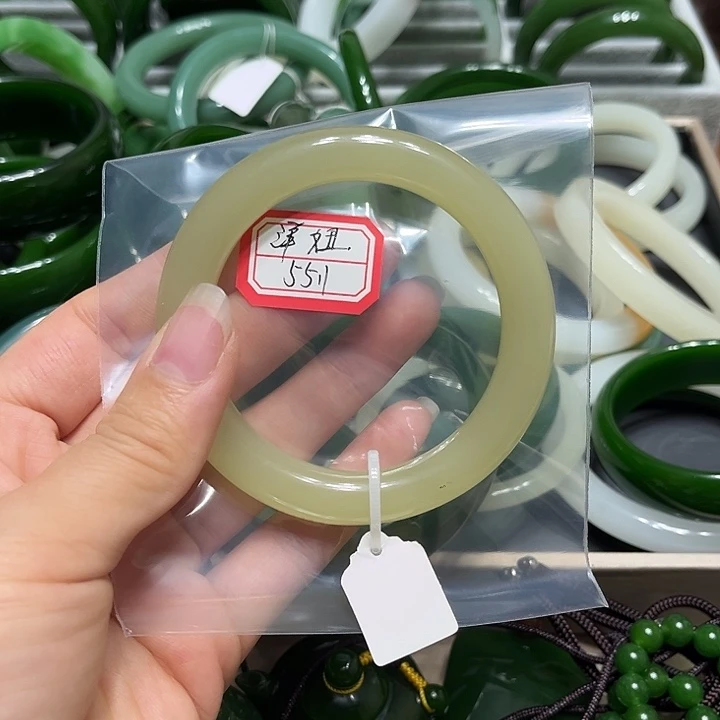 未镶嵌手镯和田玉（糖玉）