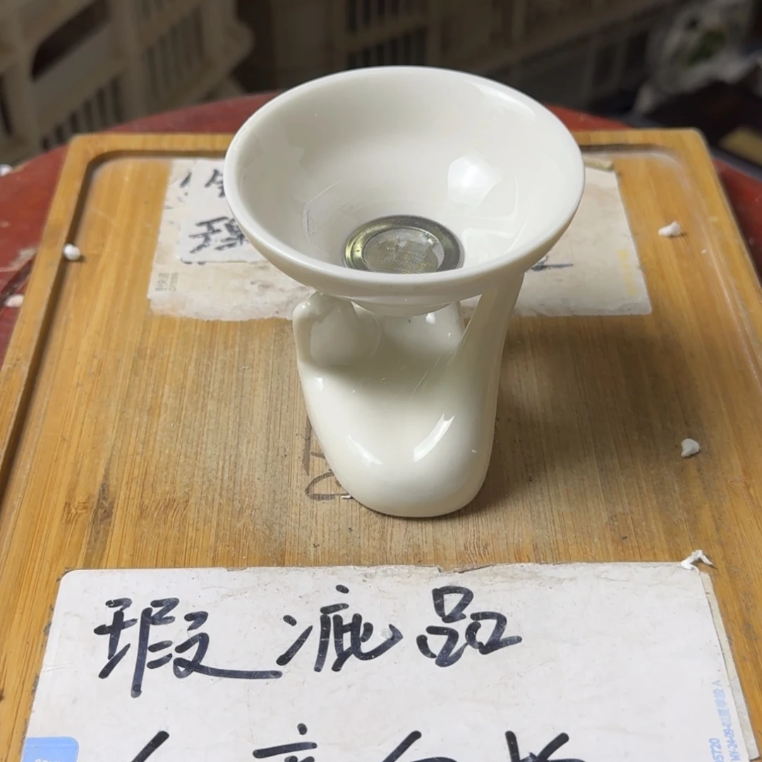 瑕疵介意勿拍陶瓷器皿C823