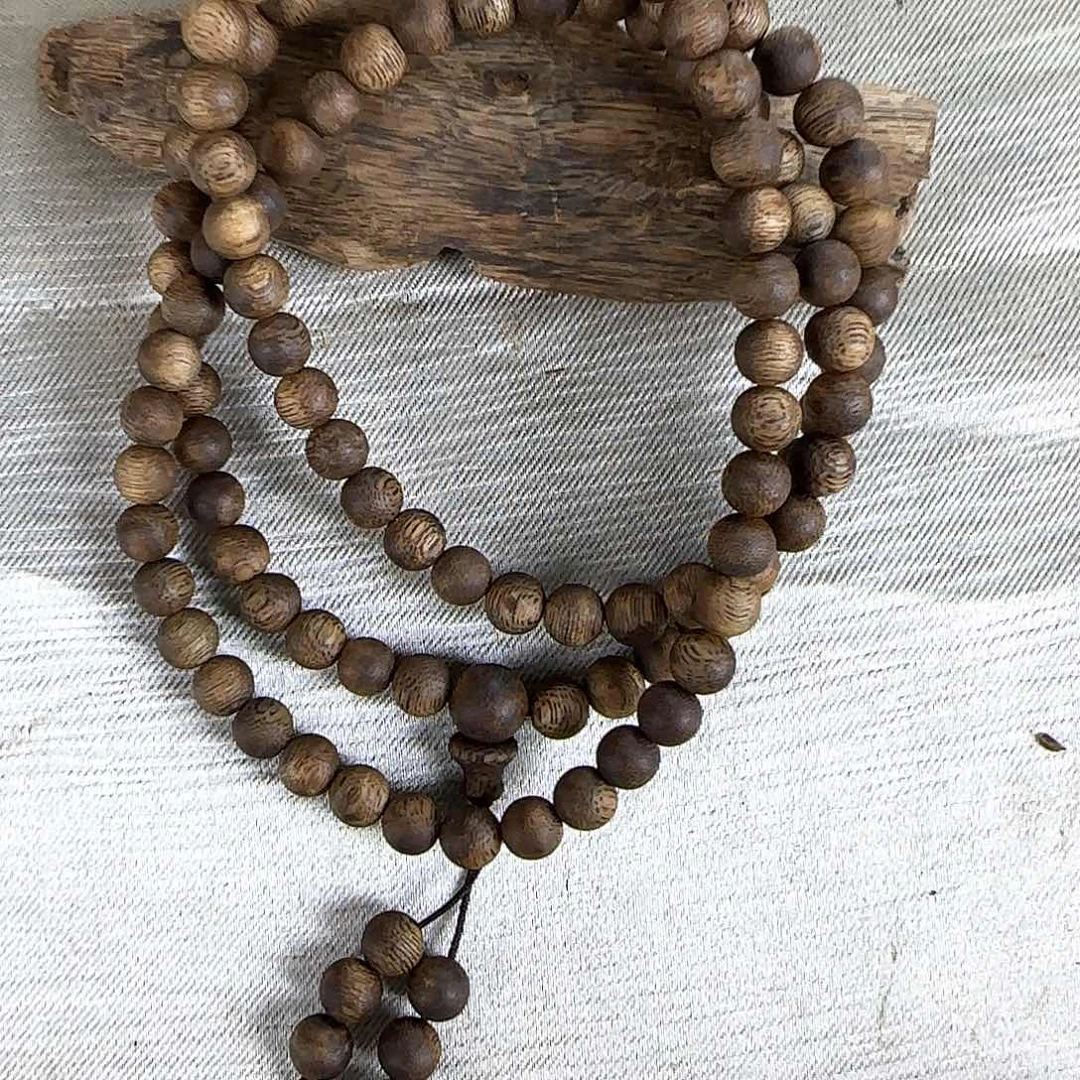 沉香碎屑沉香勾丝➕白棋母树08圆珠多圈收藏级28克多样性发一