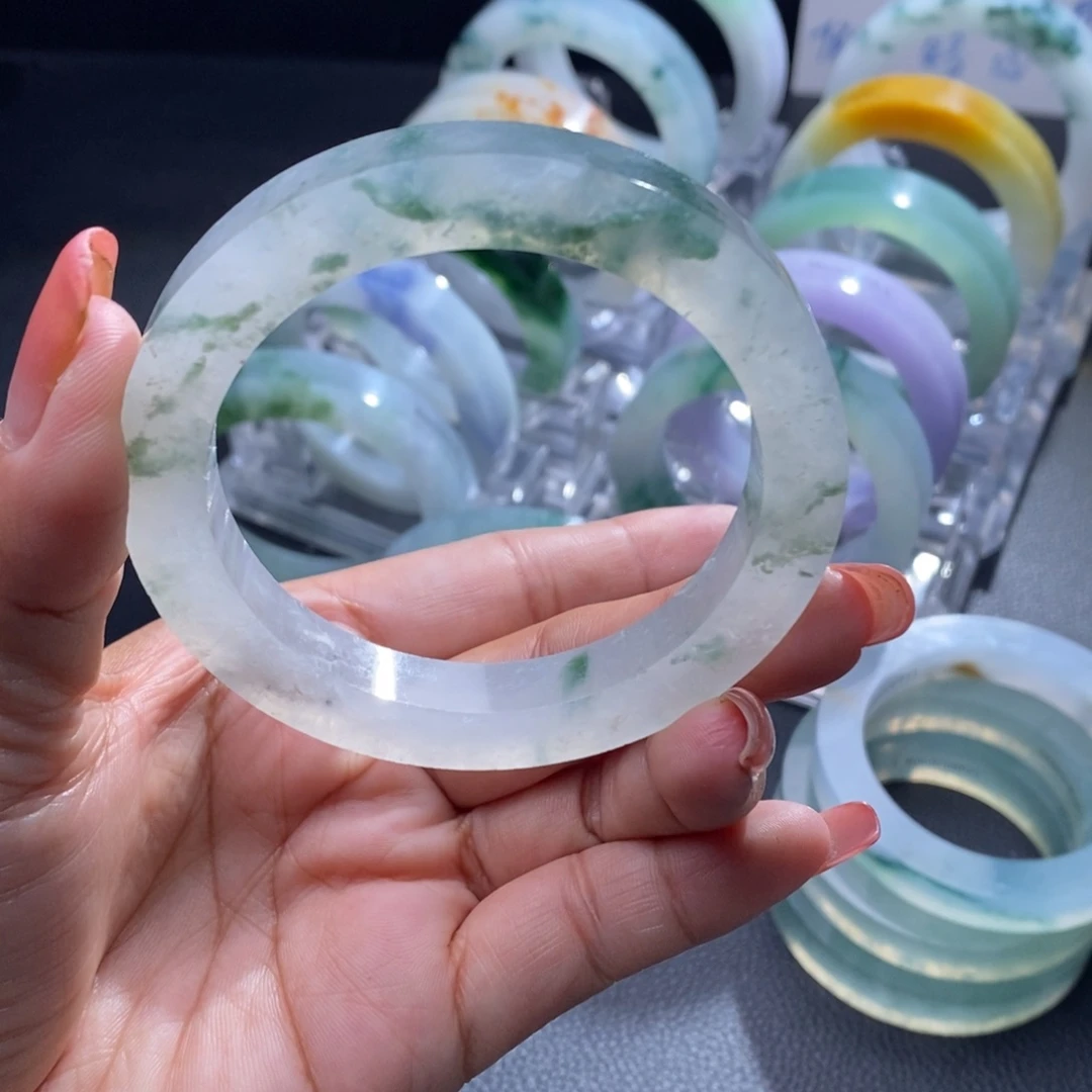 定制翡翠未镶嵌翡翠手镯